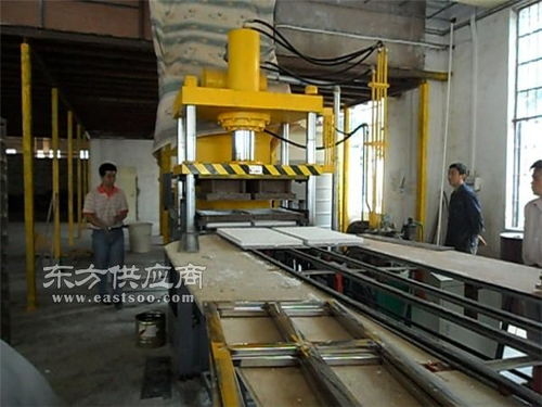 洪銳機(jī)械 供應(yīng)防火門芯板壓板機(jī) 防火門芯板壓板機(jī)圖片