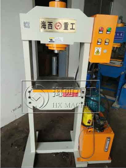廬江縣龍門液壓機(jī)適用于機(jī)械電器汽車造船集裝箱等行業(yè)